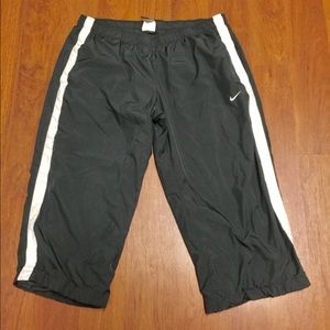 EUC!! Nike Windbreaker Crop Pant